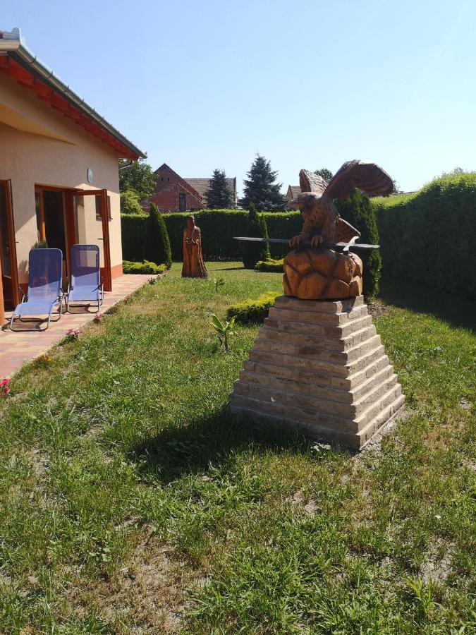 Szent Istvan Wellness Panzio Мако Екстер'єр фото