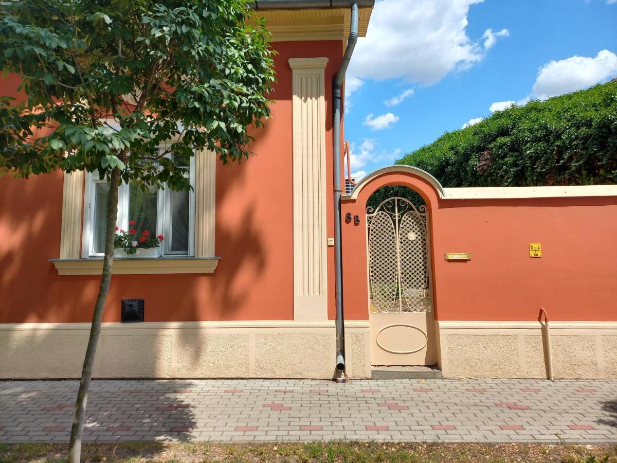 Szent Istvan Wellness Panzio Мако Екстер'єр фото